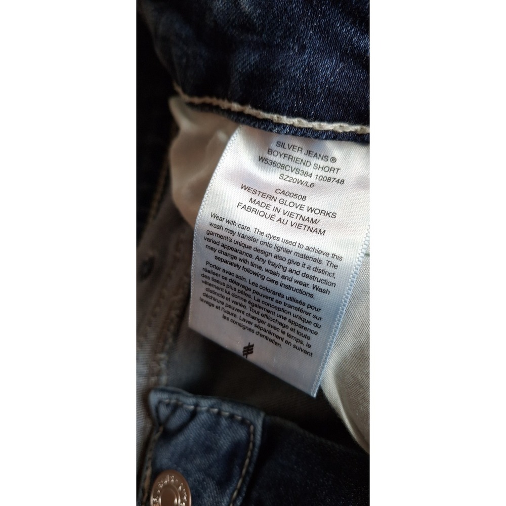 Silver Jeans Women's Size 20W Boyfriend Denim Shorts Blue Cuffed Hem Distressed - Picture 3 of 8